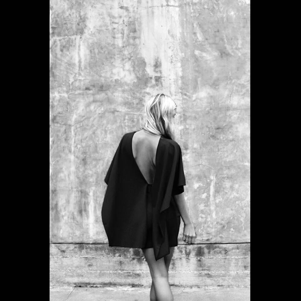 Lulus Backless Flowy Capelet Overlay Black Bodycon Party Dress, Size XS (EUC)